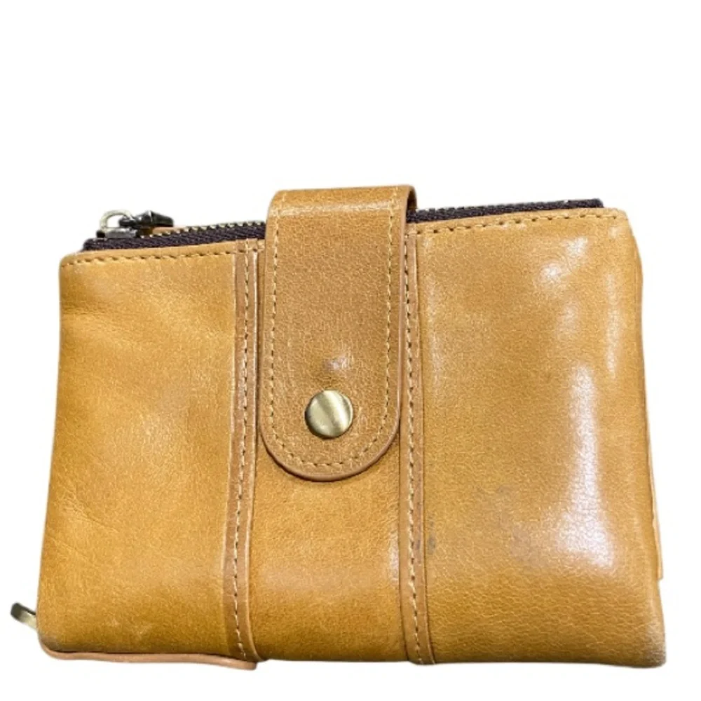 Small leather wallet no brand , removable ID case, unisex